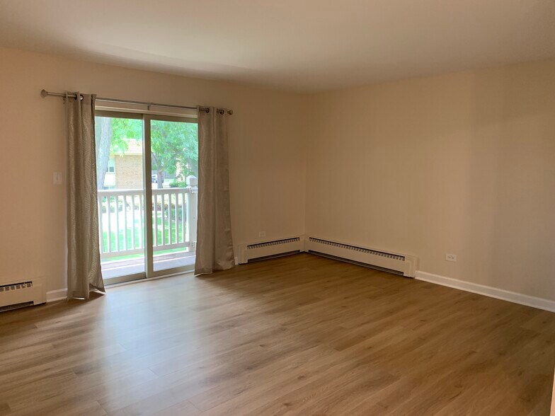Building Photo - 2422 N Kennicott Dr