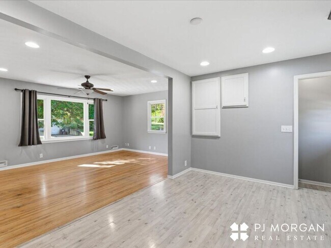 Building Photo - Adorable Westside Home Just Steps from Rockbrook Village!