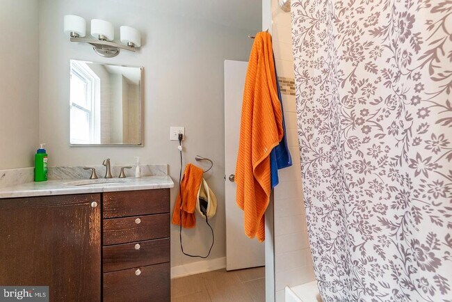 Building Photo - 2220 Fitzwater St