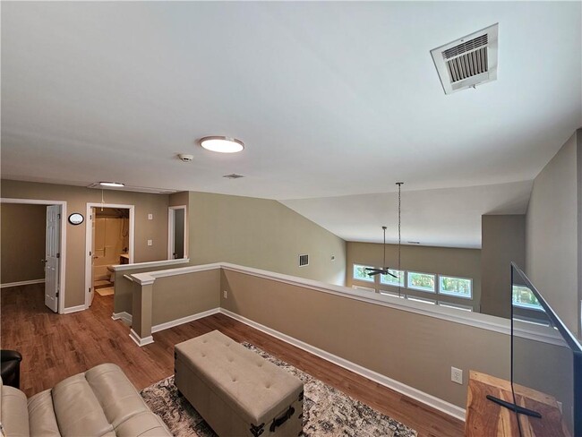 Building Photo - 2216 Worrall Hill Dr