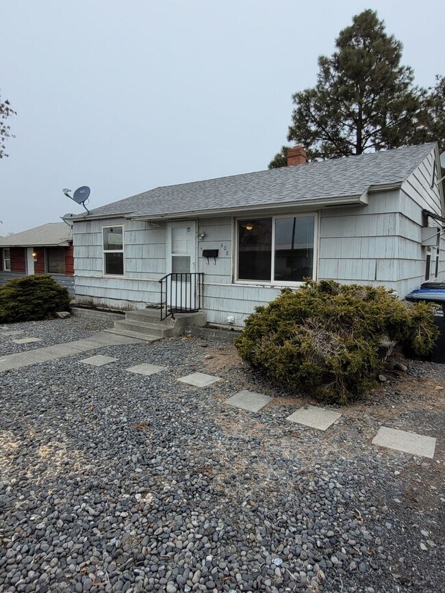 Building Photo - House in Knolls Vista