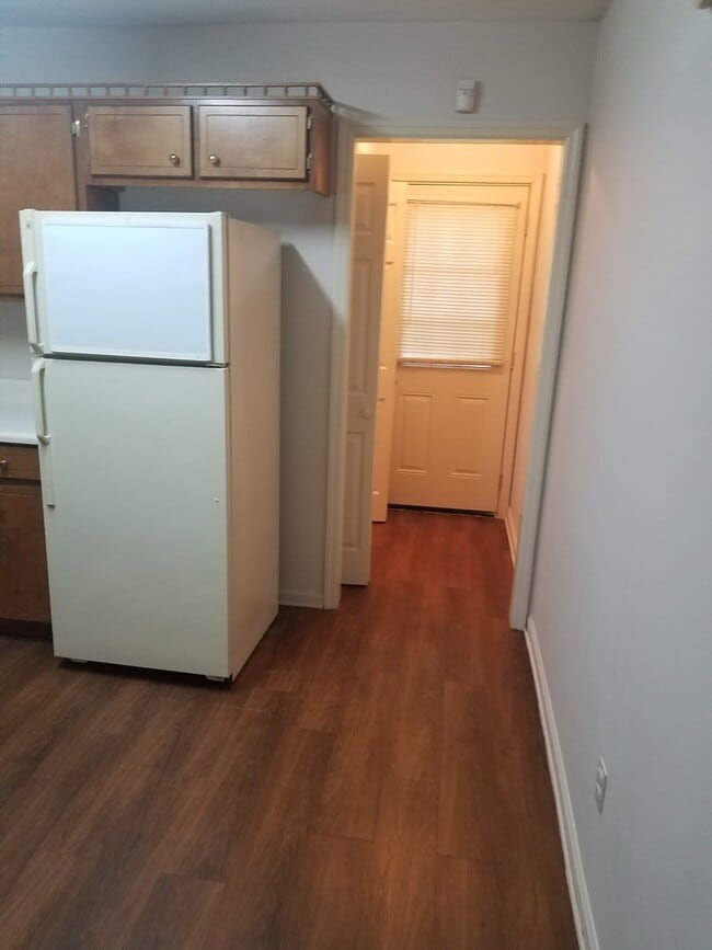 Building Photo - 6126 Vinnie Dr