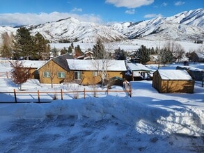 Building Photo - 41 Mores Creek Cir