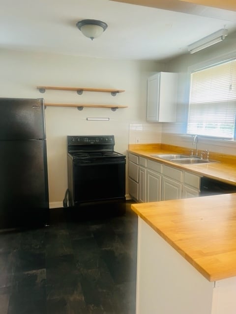 Building Photo - 2BR/1BA Adorable Home in the heart of Ingl...