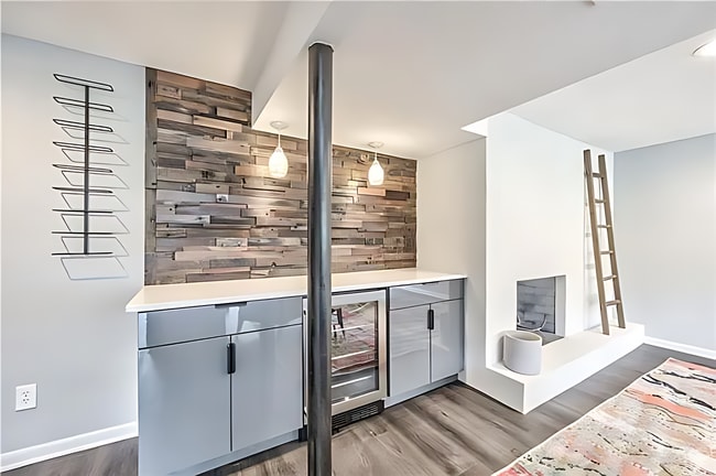 Building Photo - Wonderful Furnished Modern Home in Overland Park