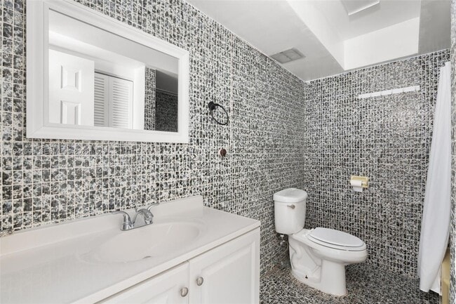 Building Photo - 3805 SW 54th Ave