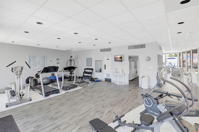 Building Photo - 2175 S Ocean Blvd