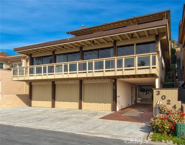 Building Photo - 3024 Breakers Dr