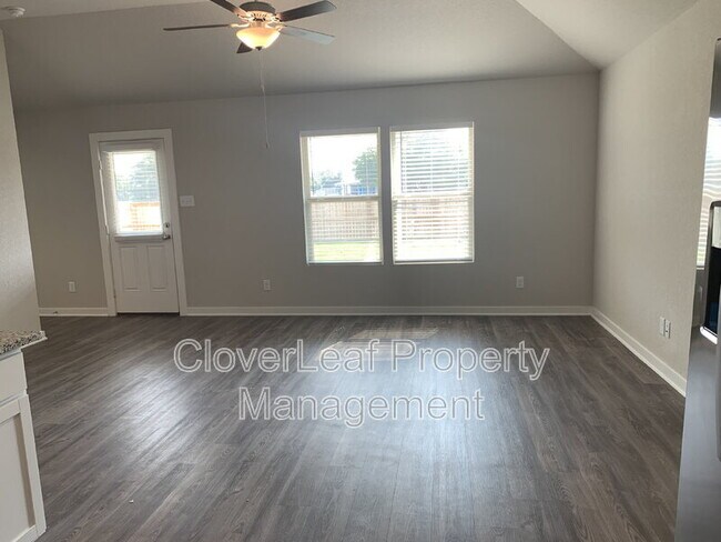 Building Photo - 708 Stonemanor Bay