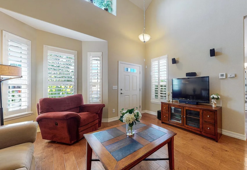 Living Room - 4759 Raven Run