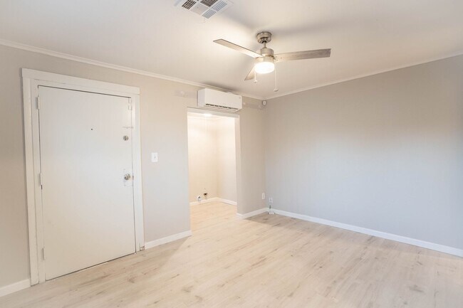 Building Photo - 414 S 69th E Ave