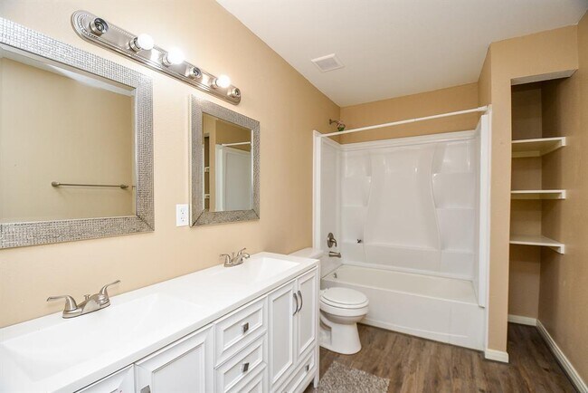 Building Photo - 15357 Ben Wiggins Rd