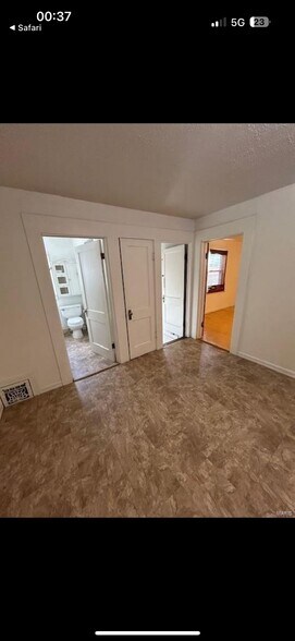 Building Photo - 4715 Thrush Ave