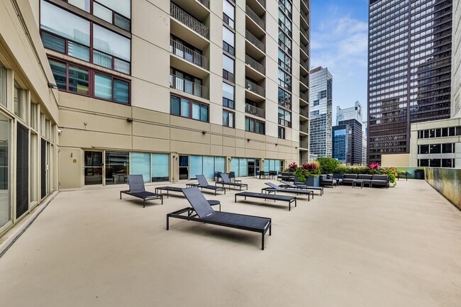 Building Photo - 200 N Dearborn St