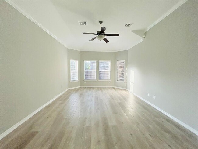 Building Photo - 18314 Southwood Creek Dr