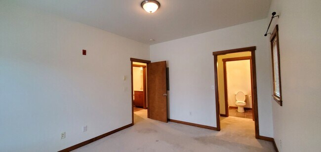 Building Photo - 2 Bedroom Condo in Cordata Neighborhood fo...