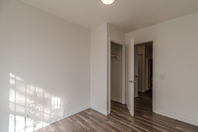 Building Photo - 6142 Lawn Valley Dr