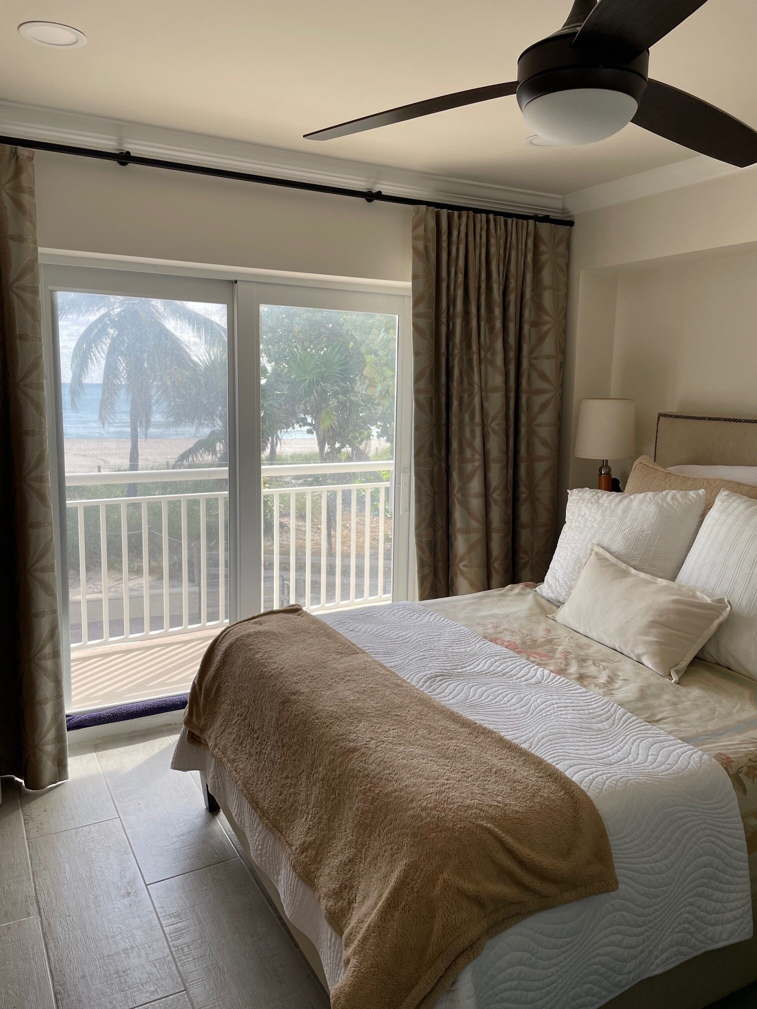 Building Photo - 901 S Surf Rd