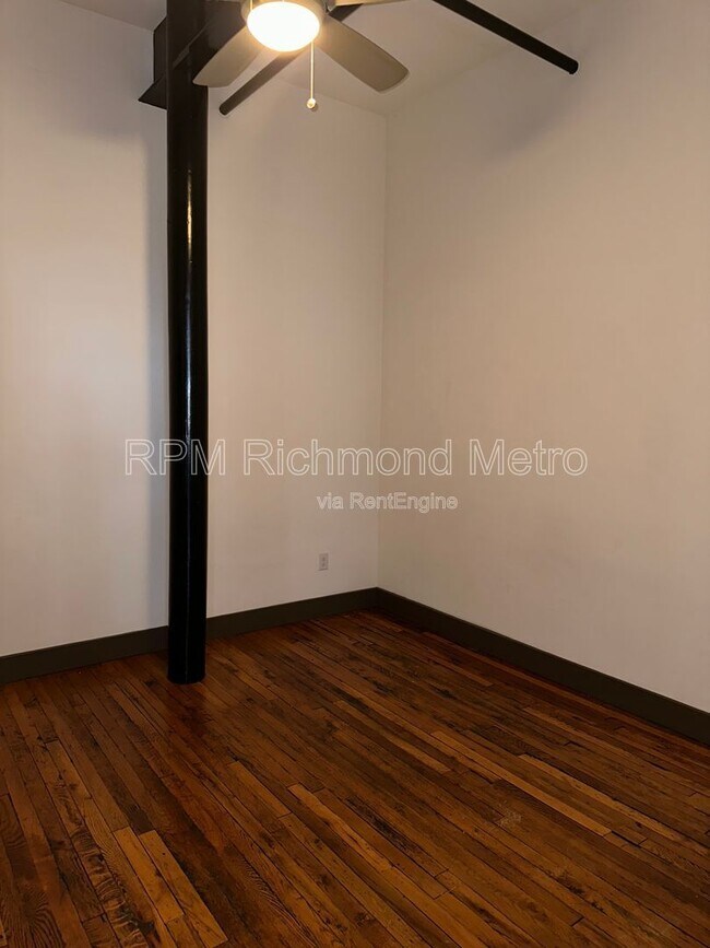Building Photo - 1322 W Broad St