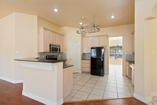 Building Photo - 202 Saddle Blanket