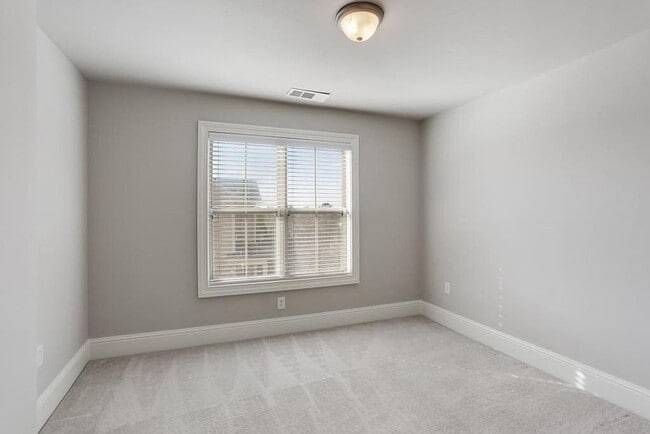 Building Photo - 210 Le Gran Cove NE