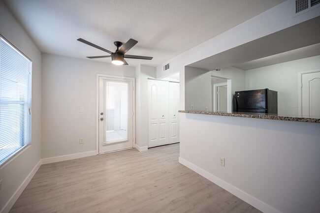 Building Photo - 5055 W Hacienda Ave