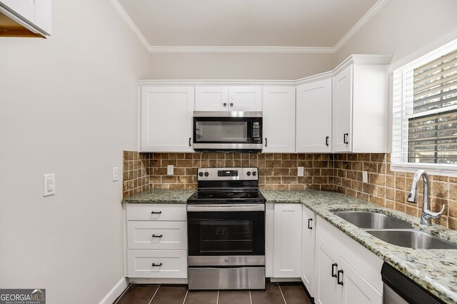 Building Photo - 960 N Grand Ave NW