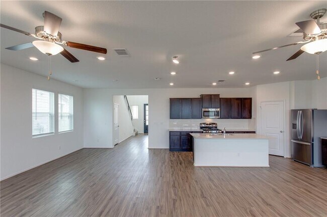 Building Photo - 224 Montauk Loop