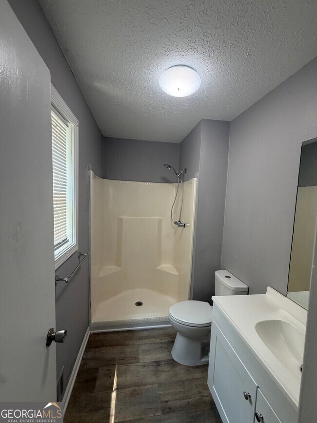 Building Photo - 125 S Meadowcliff Cir