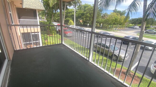 Building Photo - 770 SE 2nd Ave