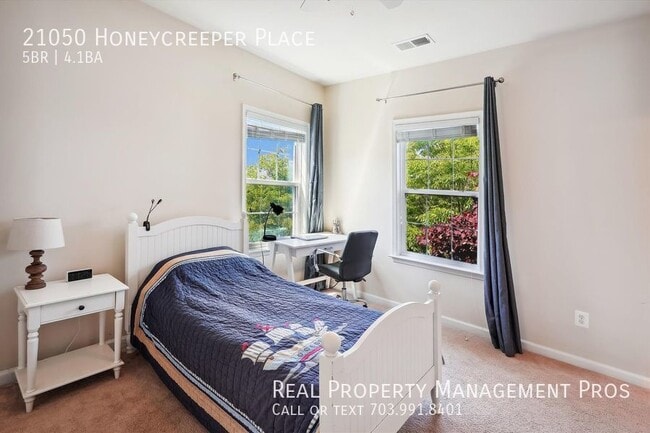 Building Photo - 21050 Honeycreeper Pl