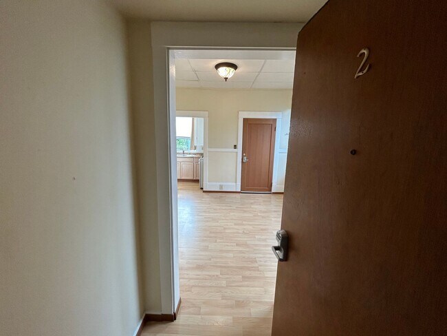 Building Photo - 1560