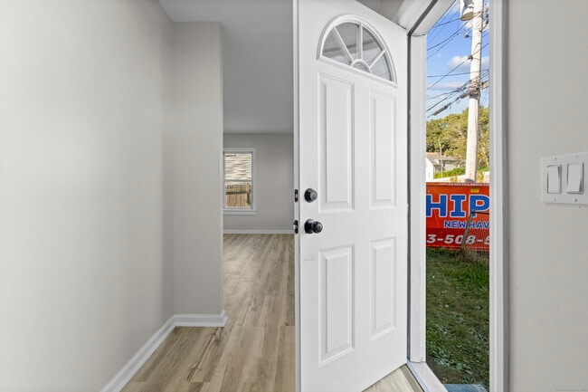 Building Photo - 243 N Main St