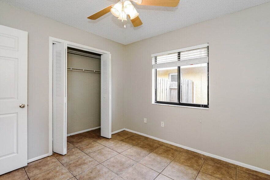 Building Photo - 1001 Pond Apple Ct