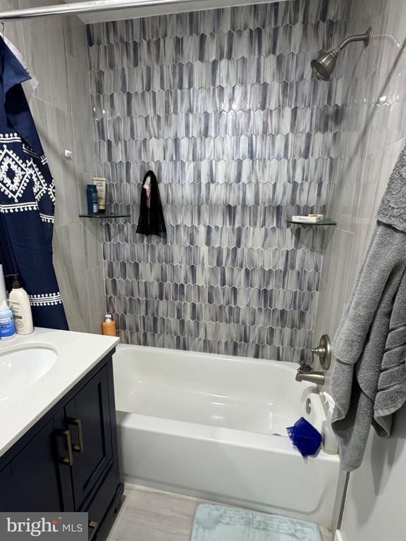 Building Photo - 315 New St