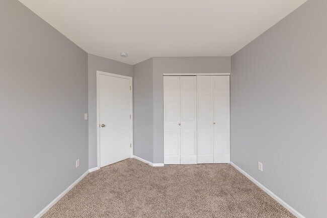 Building Photo - 438 Rachel Cir