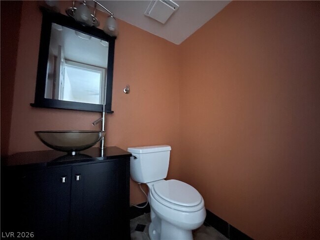 Building Photo - 240 Shadybrook Ln