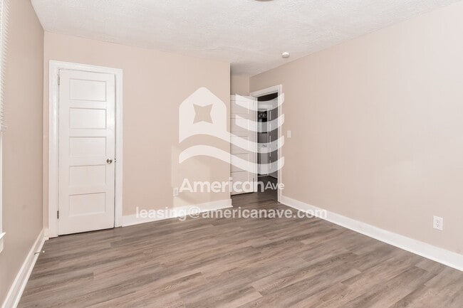 Building Photo - 2117 Roosevelt Dr