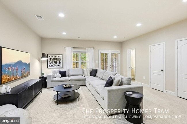 Building Photo - 9384 Rock Ripple Ln