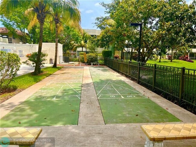 Building Photo - 5155 E Sabal Palm Blvd