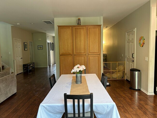 Building Photo - Beautiful 5BD/3BA Home In Oceanside