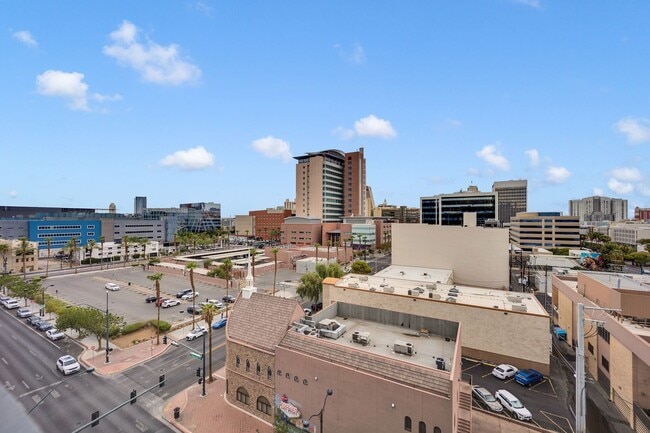 Building Photo - 353 E Bonneville Ave