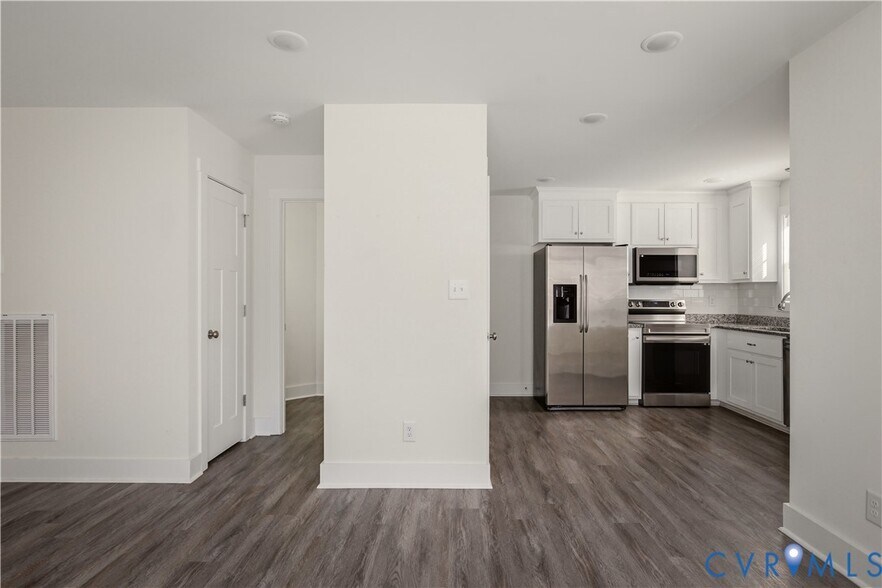 Building Photo - 15508 Richmond St