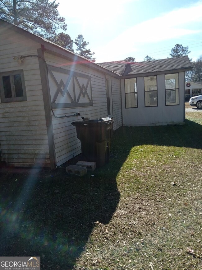 Building Photo - 1186 Eastview Rd NE