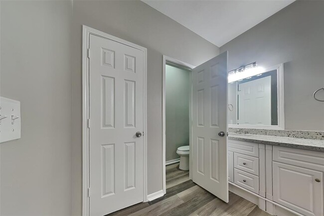 Building Photo - 7102 Blanco Pines Dr