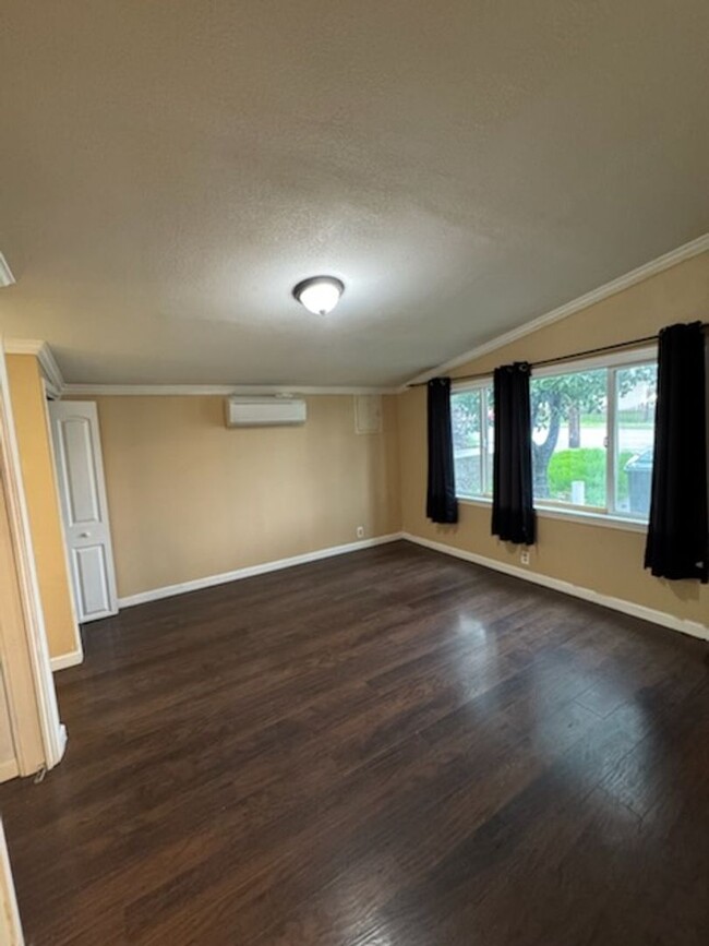 Building Photo - Spacious & Inviting 4-Bedroom Home in Anti...