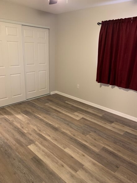 spare room - 1937 Collier Ave