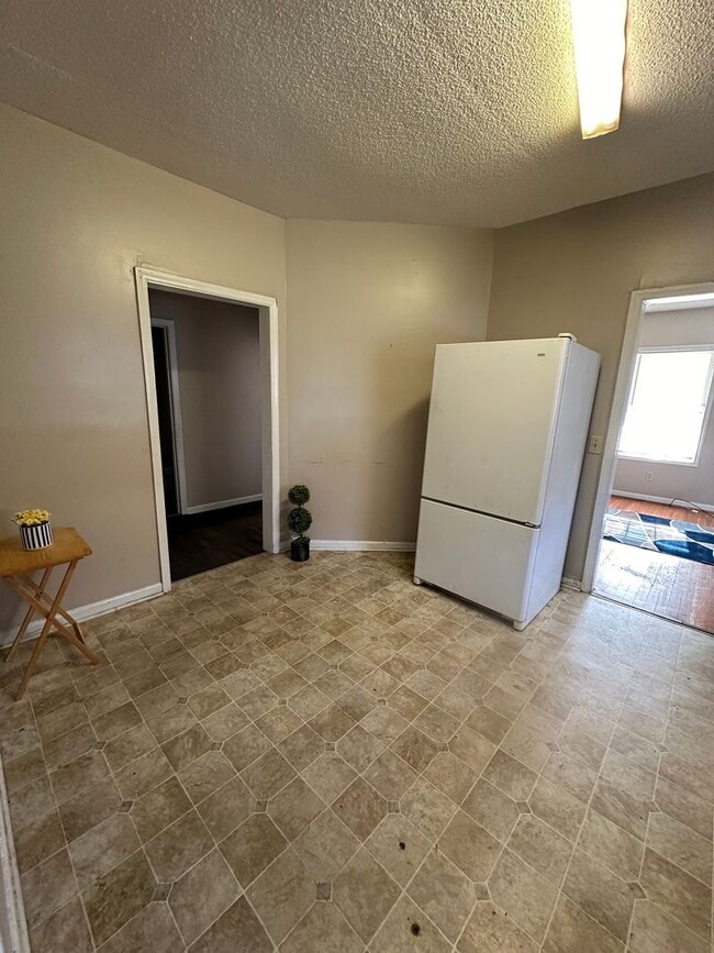 Building Photo - COMING SOON! Beautiful 3 bed Home!!!