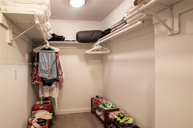 Building Photo - 137 Golden Isles Dr