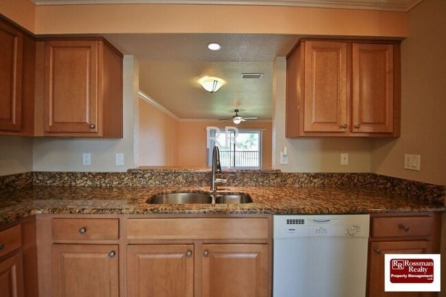 Building Photo - Santa Barbara Villas